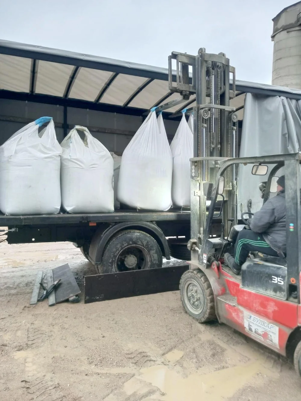 Кварцевый песок 
в мешках с доставкой 
по всей России
за 1–3 дня